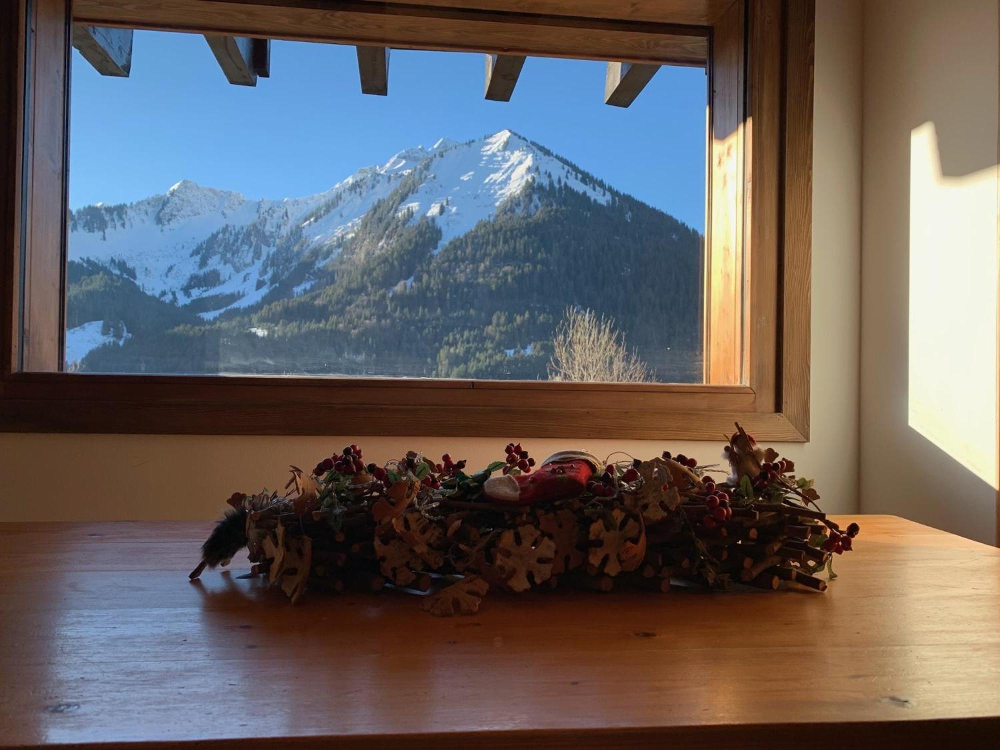 Charming, Cosy Chalet Nestled In A Breathtaking Surrounding With Spectacular, Stunning Mountain Views La Chapelle-d'Abondance Exterior photo